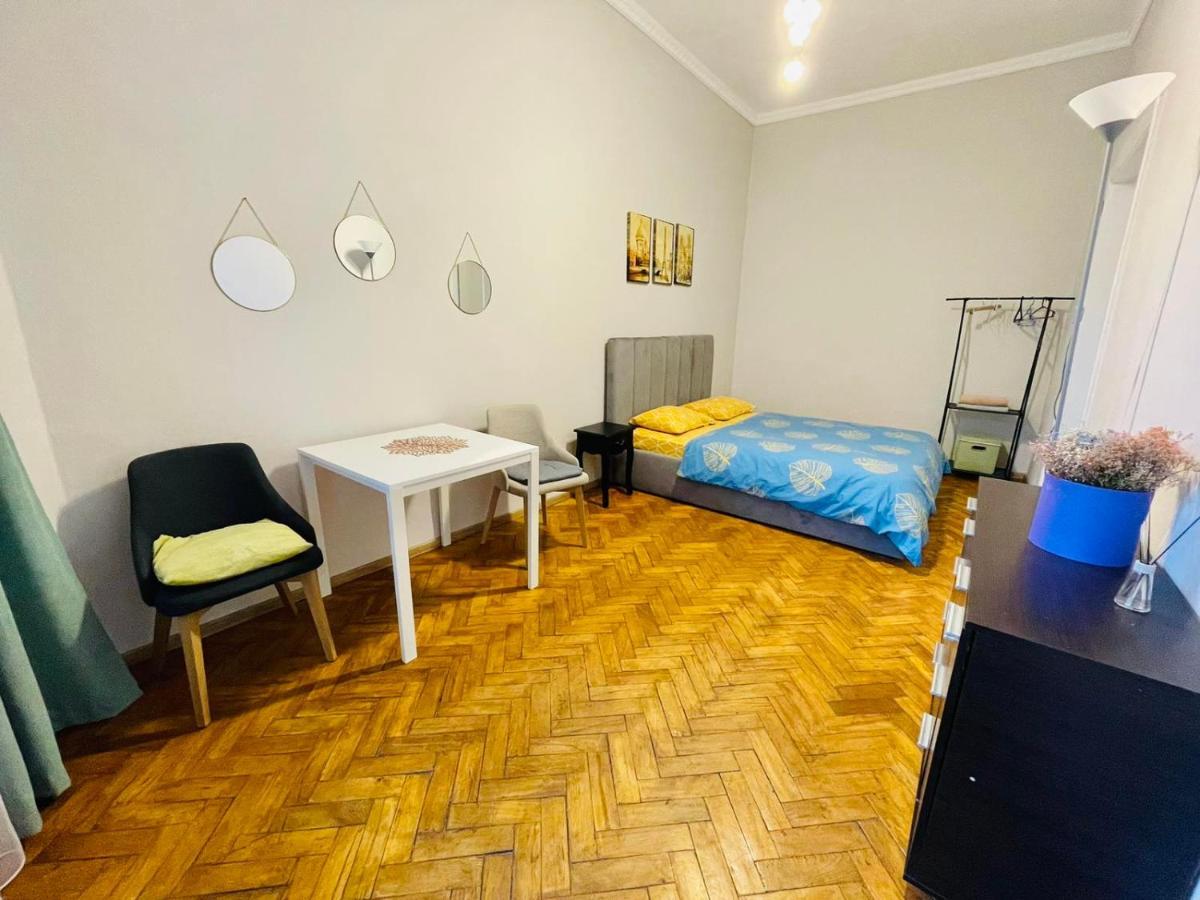לבוב Джерельна 25, Апартаменти В Центрі З Двома Ізольованими Спальнями מראה חיצוני תמונה